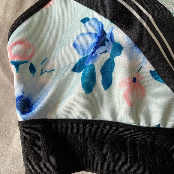 PINK Ultimate Lightly Lined Sports Bra - Picture 3 of 4